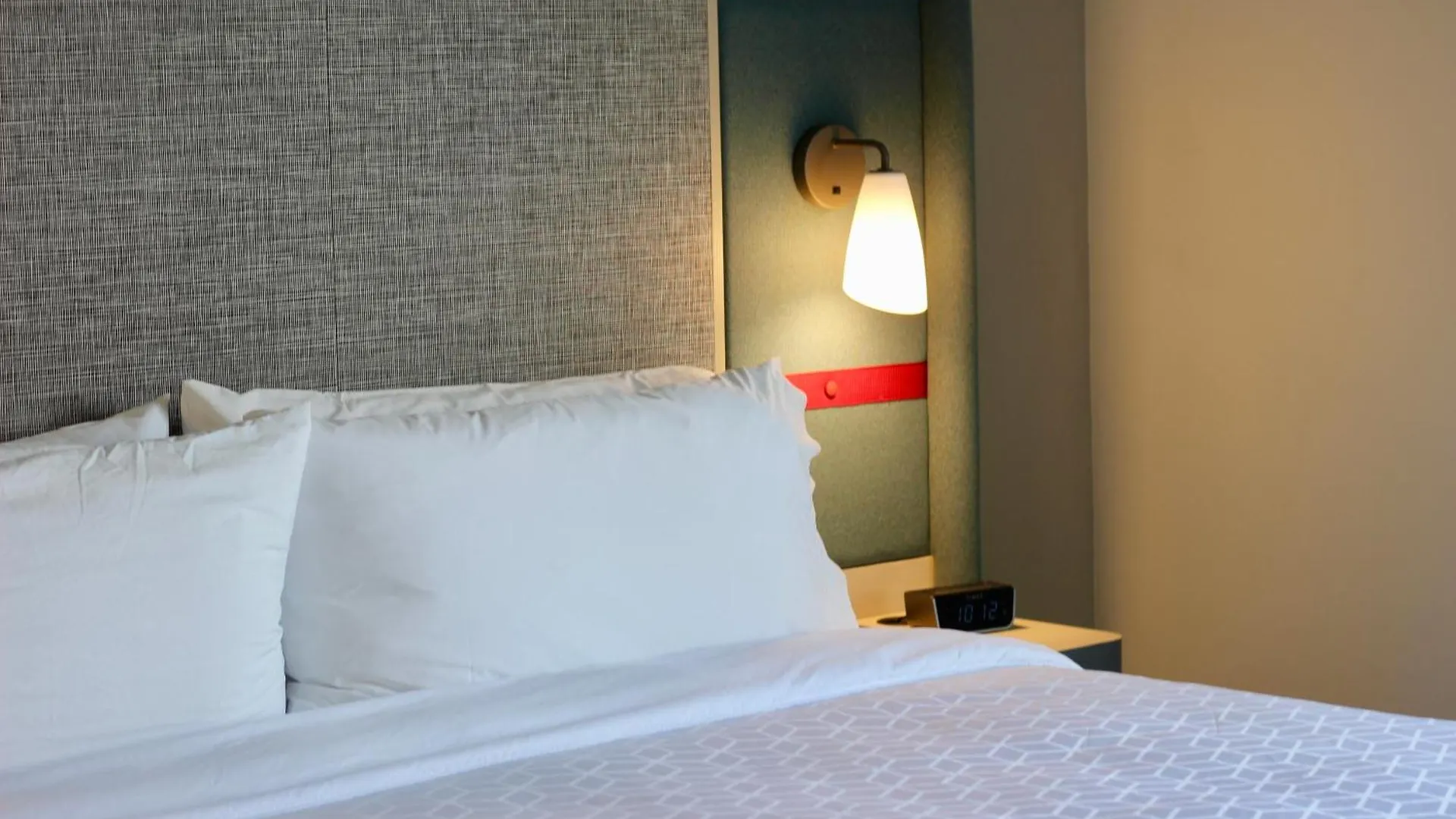 ***  Avid Hotels - Guadalajara Av Vallarta Pte By Ihg Zapopan Mexico